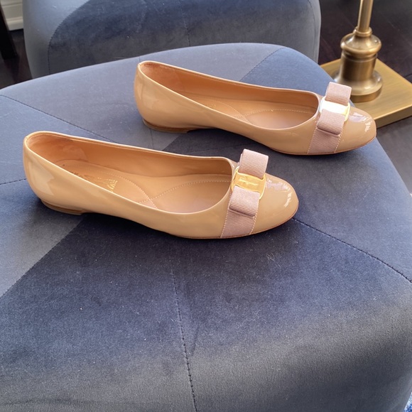 Ferragamo VARINA BALLET FLAT - Picture 1 of 7